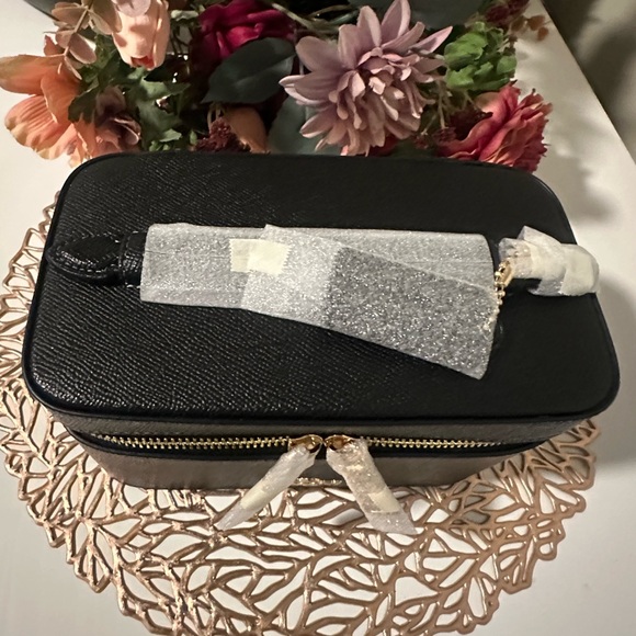 NWT Coach Black Leather Cosmetic Case - Picture 10 of 16